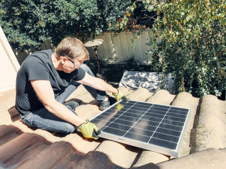 Choosing Between Solar Panels and Shingles for Power