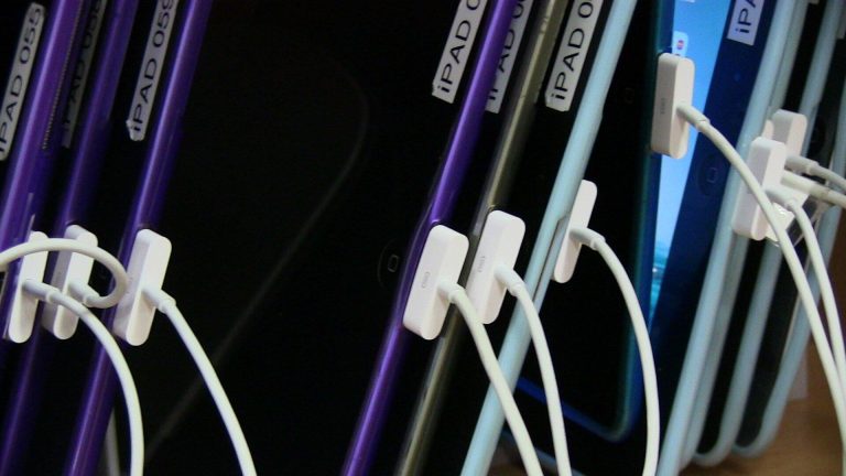 Choosing the Best Charging Solutions for Home and Office Use