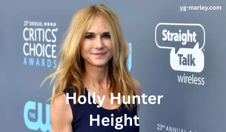 Holly Hunter Height